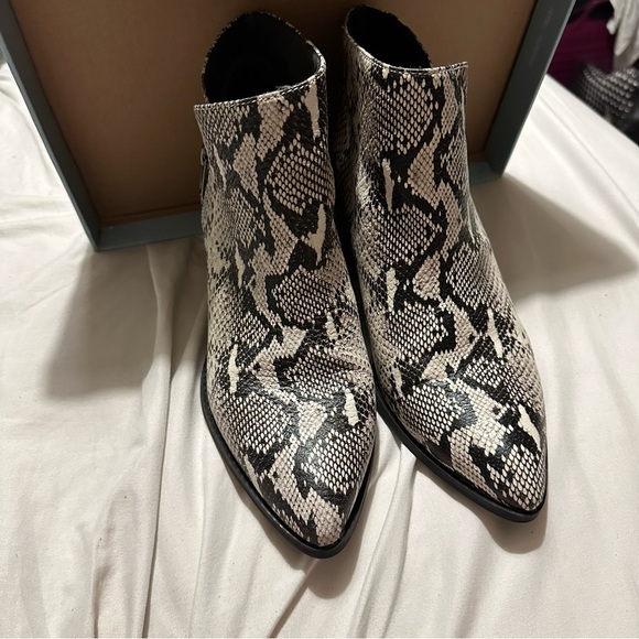 NEW! Python leather boots - Picture 5 of 6
